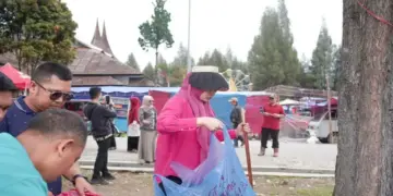 TP-PKK Solok Gelar Aksi Bersih di Alahan Panjang Resort, Dukung Wisata Bersih dan Nyaman 8 TP-PKK Solok Gelar Aksi Bersih di Alahan Panjang Resort, Dukung Wisata Bersih dan Nyaman