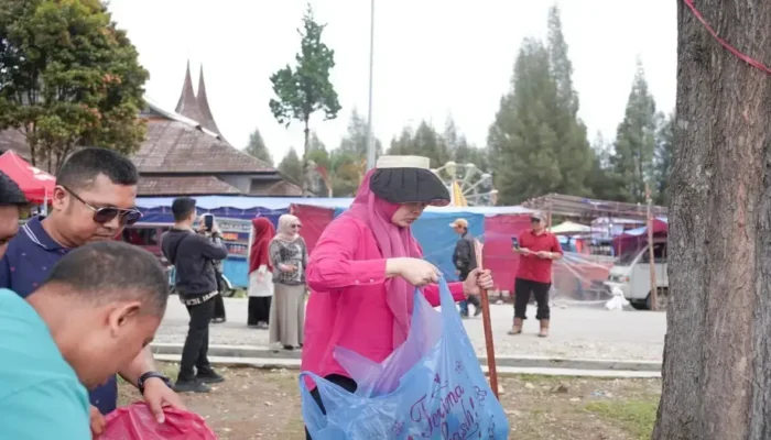 TP-PKK Solok Gelar Aksi Bersih di Alahan Panjang Resort, Dukung Wisata Bersih dan Nyaman