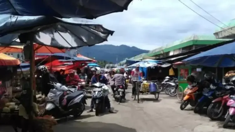 Sejumlah pedagang tengah berdagang di Pasar Raya Kota Solok, Sumatera Barat. ANTARA/HO-Diskominfo Solok