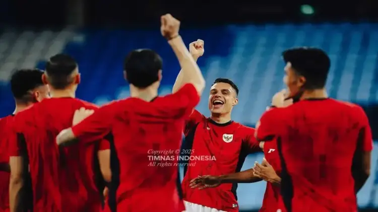 Pemain timnas Indonesia Joey Pelupessy dalam latihan resmi tim Garuda melawan Australia di Stadion Sepak Bola Sydney, Rabu (19/3/2025). (ANTARA/HO-PSSI)