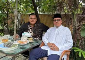 Braditi Moulevey bertemu Ketua DPC Gerindra Padang Verry Mulyadi. (dok. istimewa)