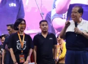 Chairul Tanjung Banggakan Sosok Vasko Ruseimy di Depan Ribuan Alumni