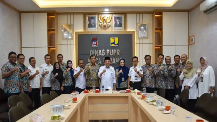 Coffee morning Wawako Padang dengan jajaran PUPR. (dok. Prokopim)