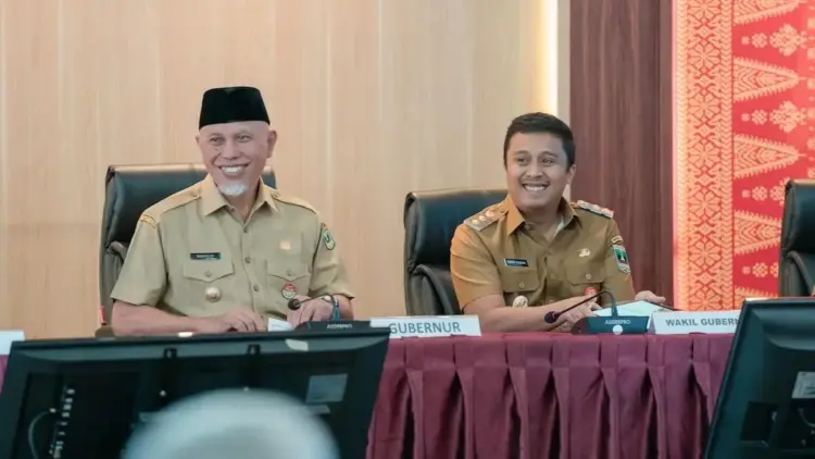 Gubernur Sumbar Mahyeldi Ansharullah dan Wakil Gubernur Vasko Ruseimy. (dok. adpsb)