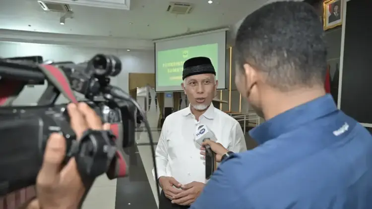 Jemaah Haji Indonesia Embarkasi Padang Tahun 2025 Resmi Gunakan Lion Air 1 Gubernur Sumbar Mahyeldi Ansharullah. (dok. adpsb)