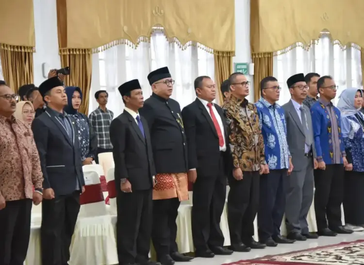 Sekda Padang Andree Algamar menghadiri pengukuhan Pjs Bupati Pasaman di Kantor Gubernuran. (Foto: Dok. Ist)