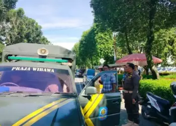 Satpol PP Agam Tertibkan PKL di Trotoar, Razia juga Sasar Pekat