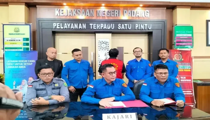 Penyalahgunaan KUR, Kejari Padang Tahan Tersangka Oknum Pegawai Bank BUMN