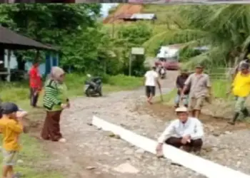 Puluhan Tahun Terisolasi, Warga Sungkai dan Batu Busuk di Padang Desak Betonisasi Jalan 5 Km