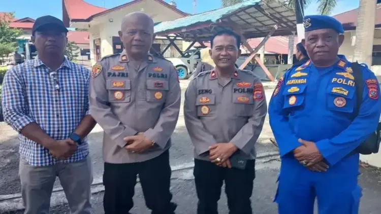 Wakil Kepala Polres Agam Kompol Elvi Rinaldi (tengah) bersama pejabat utama di Polres Agam. Dok ANTARA/Yusrizal