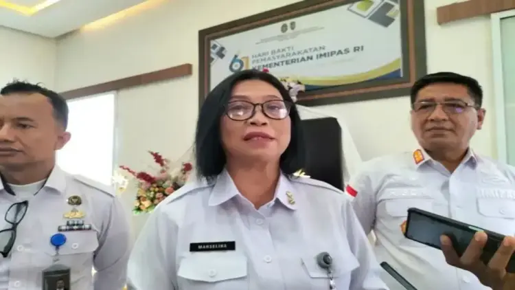 Kanwil Ditjenpas Sumbar Tegaskan Komitmen Berantas Peredaran Handphone Ilegal di Penjara 1 Kepala Kanwil Ditjenpas Sumbar Marselina Budiningsih di Padang, pada Senin (28/4). ANTARA/FathulAbdi