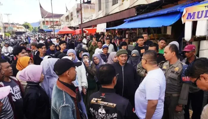 Pemko Padang Panjang Tertibkan PKL, Aktifkan kembali Area Parkir Barat Pasar Pusat