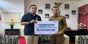 BPJS Ketenagakerjaan Bayar Klaim Rp5,5 Miliar di Limapuluh Kota, 16 Anak Pekerja Terima Beasiswa 11 BPJS Ketenagakerjaan Bayar Klaim Rp5,5 Miliar di Limapuluh Kota, 16 Anak Pekerja Terima Beasiswa