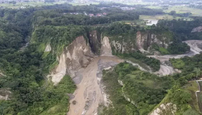 Cuaca Ekstrem Picu Sepinya Wisata Ngarai Sianok, Pelaku Usaha Kehilangan Pemasukan