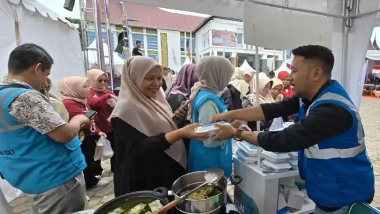 PLN UP3 Solok berbagi