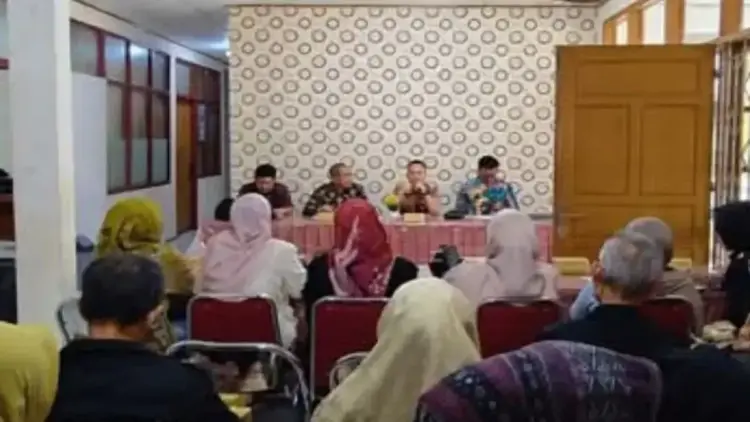 Berikan kepastian dan kesejahteraan bagi pekerja informal dan rentan terhadap risiko kerja, Pemko Padang Panjang verifikasi data penerima manfaat. (ANTARA/ Isril Naidi)
