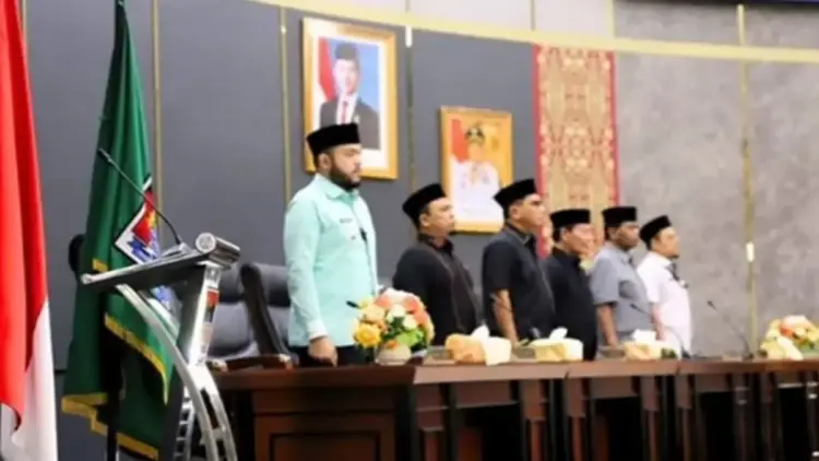 Rapat paripurna DPRD Padang membahas pandangan akhir fraksi-fraksi terhadap LKPj Wako Padang tahun 2024. (Foto: Dok. Ist)