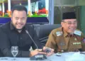Wako Fadly Amran dan Wawako Maigus Nasir bertemu dengan operator Trans Padang. (dok. Prokopim)