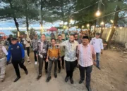 Isi Libur Lebaran, Wako Fadly Amran ‘Nyantai’ ke Pantai Padang