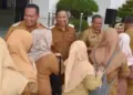 Wali Kota Yota Balad dan Wakilnya Mulyadi serta Pj Sekda Mursalim menerima silaturahmi ASN Pemko Pariaman pada hari pertama kerja usai libur Lebaran. (dok. istimewa)