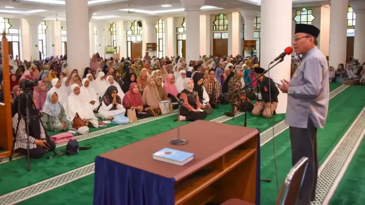 Wawako Maigus Nasir buka bimbingan manasik haji. (dok. Prokopim)