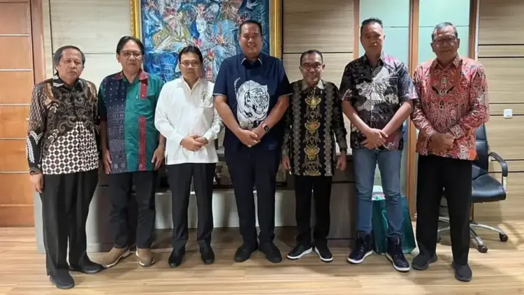 Kunjungi Kementerian Kebudayaan, Pemko Pariaman Minta Bantuan Pembangunan Museum Tabuik 1 Wako Pariaman Yota Balad berkunjung ke Kementerian Kebudayaan guna mengusulkan pendirian museum Tabuik. (Foto: Dok. Ist)