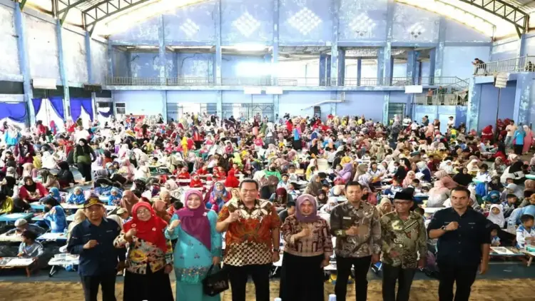 Hardiknas 2025 di Pariaman Meriah, Anak PAUD Ikut Lomba Kolase 1 Anak PAUD di Pariaman mengikuti lomba kolase memperingati Hardiknas 2025. (Foto: Dok. Ist)