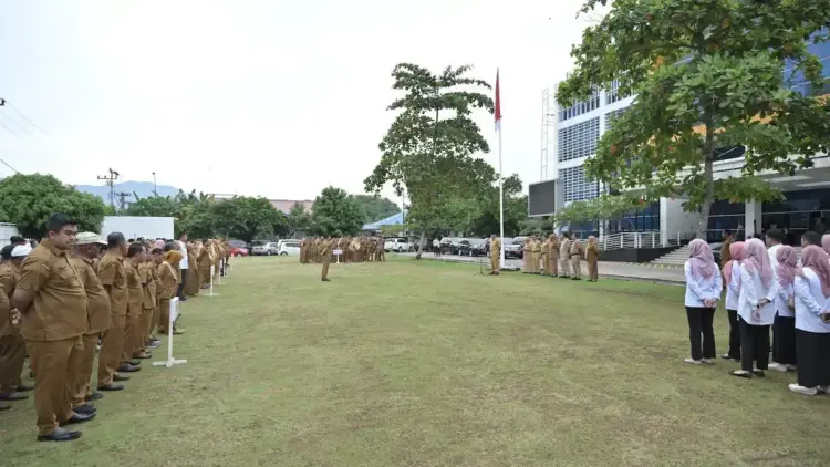 Sidak Pascalebaran, Gubernur Mahyeldi: Momentum Memperbaiki Kinerja Individu dan Institusi 1 Apel dan sidak ASN Pemprov Sumbar setelah Lebaran. (dok. adpsb)