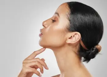 ilustrasi double chin. (dok. istimewa)