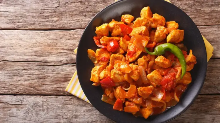 Kenali Jenis Makanan Penyebab GERD, Jangan Sampai Terlambat! 1 ilustrasi makanan pedas. (dok. istimewa)