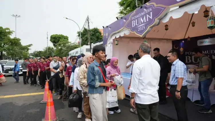 PalmCo Bantu Ribuan Warga, Cek Daftar Aksinya Dimana Saja 1 Holding Perkebunan PTPN III (Persero) melalui Sub Holdingnya yang berfokus mengelola komoditi Perkebunan Kelapa Sawit, PT Perkebunan Nusantara IV PalmCo kembali menggulirkan program Tanggung Jawab Sosial dan Lingkungan (TJSL) di berbagai wilayah operasionalnya yang tersebar di Sumatera, Jawa, Kalimantan, hingga Sulawesi. (dok. istimewa)