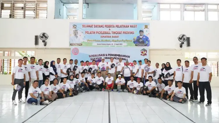 Pelatihan wasit dan coach pickleball tingkat provinsi digelar PT Semen Padang. (dok. Humas)
