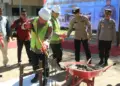 Irjen Pol Gatot Tri Suryanta Letakan Batu Pertama Pembangunan SPPG Polda Sumbar 7 Peletakan batu pertama pembangunan SPPG Polda Sumbar. (dok. Bidhumas)