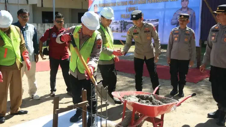 Peletakan batu pertama pembangunan SPPG Polda Sumbar. (dok. Bidhumas)