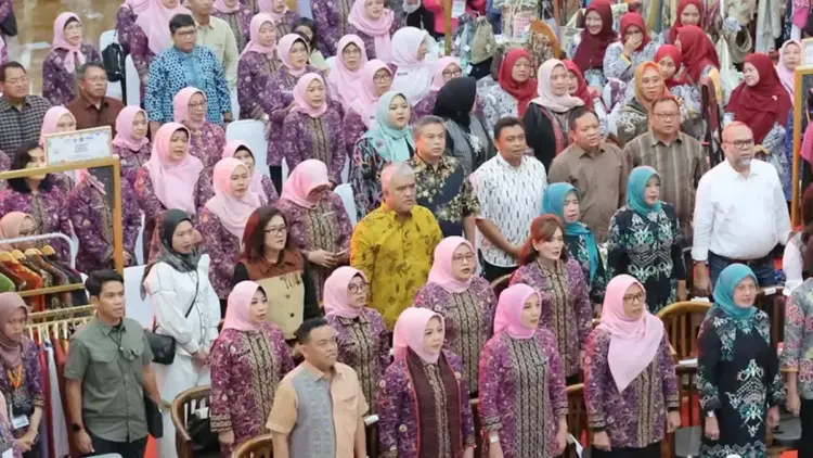 Perempuan Tangguh di Kementerian ATR/BPN, Dukung Pembangunan Tanpa Batas Gender 1 Di tengah kemajuan era industri 4.0, kiprah perempuan semakin menonjol dalam berbagai sektor, termasuk di ranah pemerintahan, termasuk di Kementerian ATR/BPN. (dok. ATR/BPN)