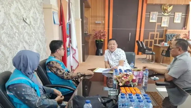 PLN dan DPRD Dharmasraya Perkuat Sinergi untuk Optimalisasi Layanan Kelistrikan 1 pertemuan PLN dengan pimpinan DPRD Dharmasraya
