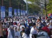 Ribuan Warga Padang Padati Fun Walk Blue Ocean Minang Run 2025