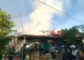 Rumah PNS di padang terbakar. (dok. istimewa)