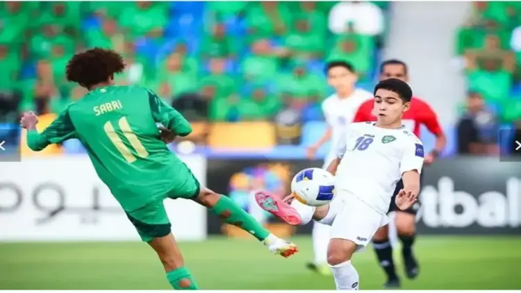 Suasana pertandingan antara Uzbekistan vs Arab Saudi pada laga final Piala Asia U-17 2025 di King Fahd Sports City, Arab Saudi, Minggu (20/4/2025). (Foto: AFC)
