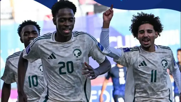 Tumbangkan Jepang Lewat Adu Penalti, Arab Saudi Pastikan Tiket Semifinal Piala Asia U-17 2025 1 Selebrasi pemain Arab Saudi U-17 usai pastikan lolos ke semifinal usai kalahkan Jepang via adu penalti. (dok. istimewa)