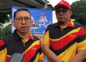 Fadly Zon dan Braditi Moulevey saat diwawancarai awak media di sela turnamen golf IKM 2025 di Sentul, Bogor. (dok. istimewa)