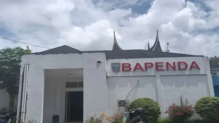 Kantor Badan Pendapatan Daerah (Bapenda) Pasaman Barat. ANTARA/Altas Maulana.