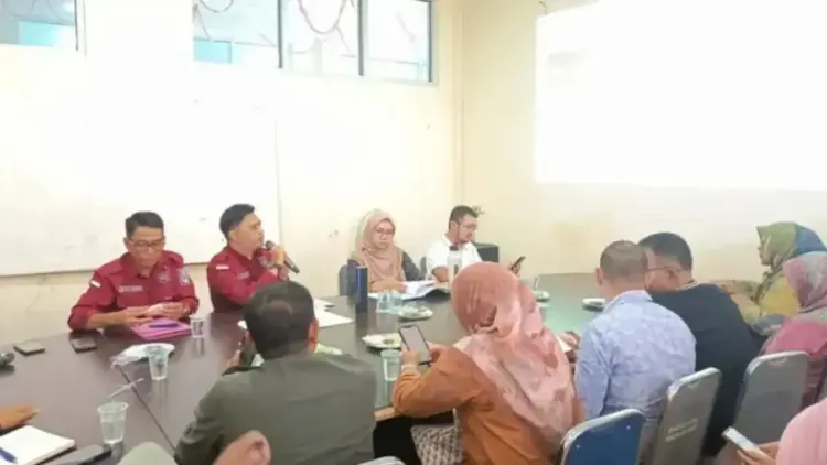 Pemko Solok saat menggelar rapat pembentukan Koperasi Merah Putih. ANTARA/HO-Diskominfo Solok.