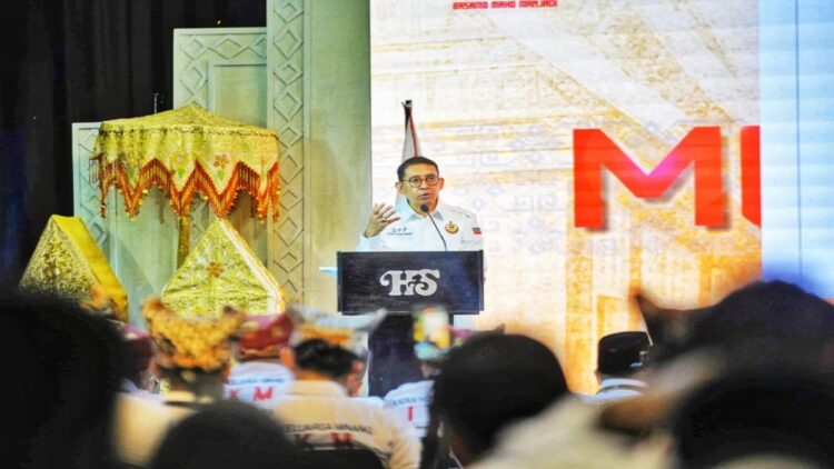 Menbud Fadli Zon Ajak Perantau Jaga dan Majukan Budaya Minangkabau 1 Menteri Kebudayaan Fadli Zon menyampaikan sambutan dalam acara Munas Ikatan Keluarga Minangkabau (IKM) 2025 di Jakarta, Jumat (23/5/2025). (ANTARA/HO-Kementerian Kebudayaan)