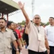 Andre Rosiade menyapa suporter dan pendukung Semen Padang FC. (dok. istimewa)