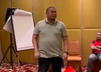 Andre Rosiade siapkan bonus 350 juta dan beri motivasi untuk pemain Semen Padang FC jelang laga kontra Persebaya. (dok. tangkapan layar)