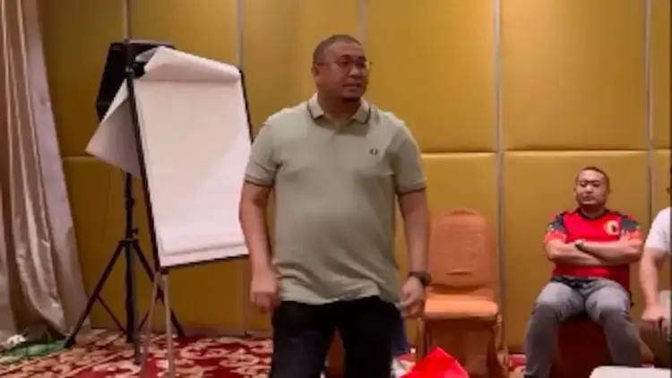 Andre Rosiade siapkan bonus 350 juta dan beri motivasi untuk pemain Semen Padang FC jelang laga kontra Persebaya. (dok. tangkapan layar)