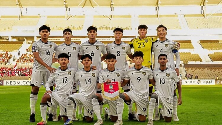 Nova Arianto Minta Pemain Timnas U-17 Tetap Percaya Diri Meski Satu Grup dengan Brasil 1 Pemain timnas U-17 Indonesia berpose pada pertandingan melawan Korea Selatan U-17 dalam laga perdana Grup C Piala Asia U-17 2025 di Stadion Prince Abdullah Al Faisal, Jeddah, Arab Saudi, Jumat (4/4/2025). ANTARA/HO-PSSI/am.