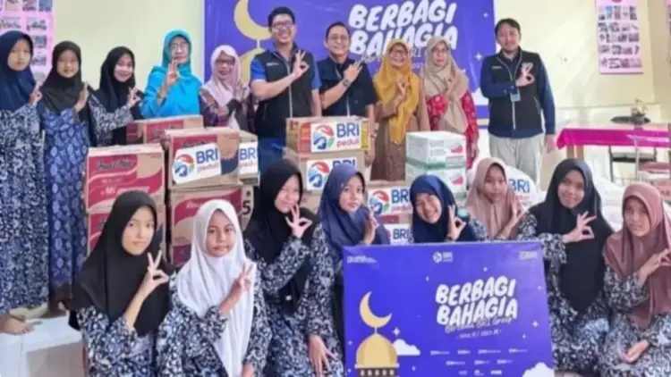 BRI RO Padang Berbagi Kebahagiaan Lebaran dengan Anak-anak Panti Asuhan 1 BRI berbagi di Panti Asuhan Jasmin Nabila Inayah. (dok. istimewa)