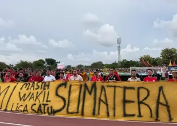 Braditi Moulevey ikut merasakan euforia kemenangan Semen Padang FC atas Madura United. (dok. istimewa)